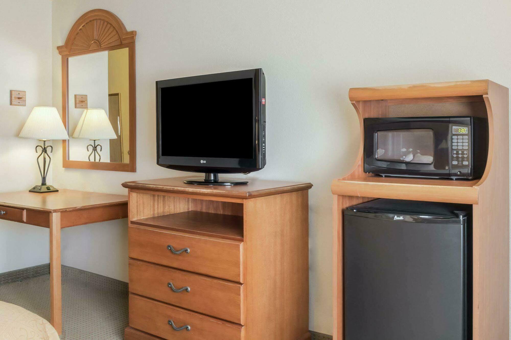 Quality Inn Huron Exterior foto