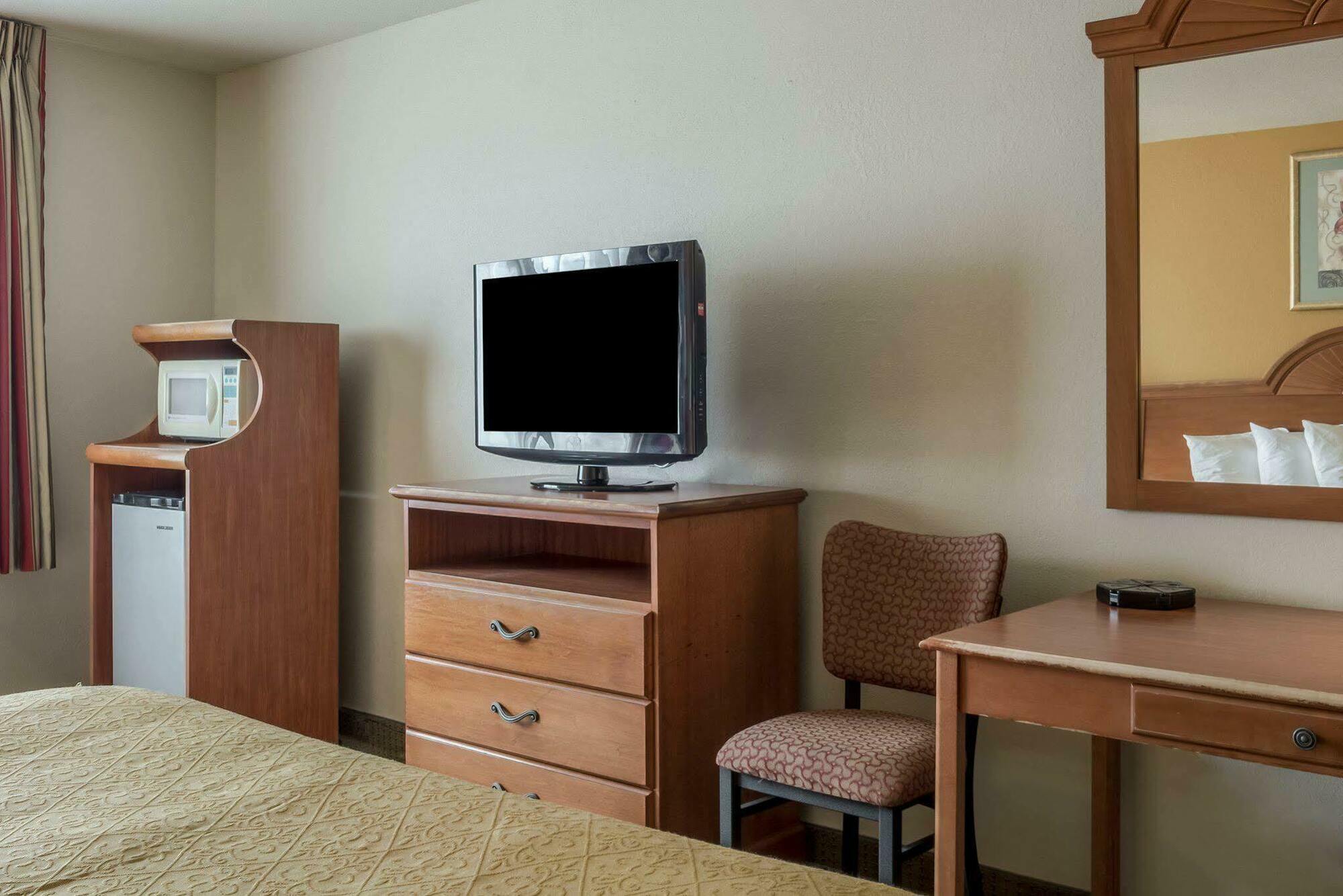 Quality Inn Huron Exterior foto