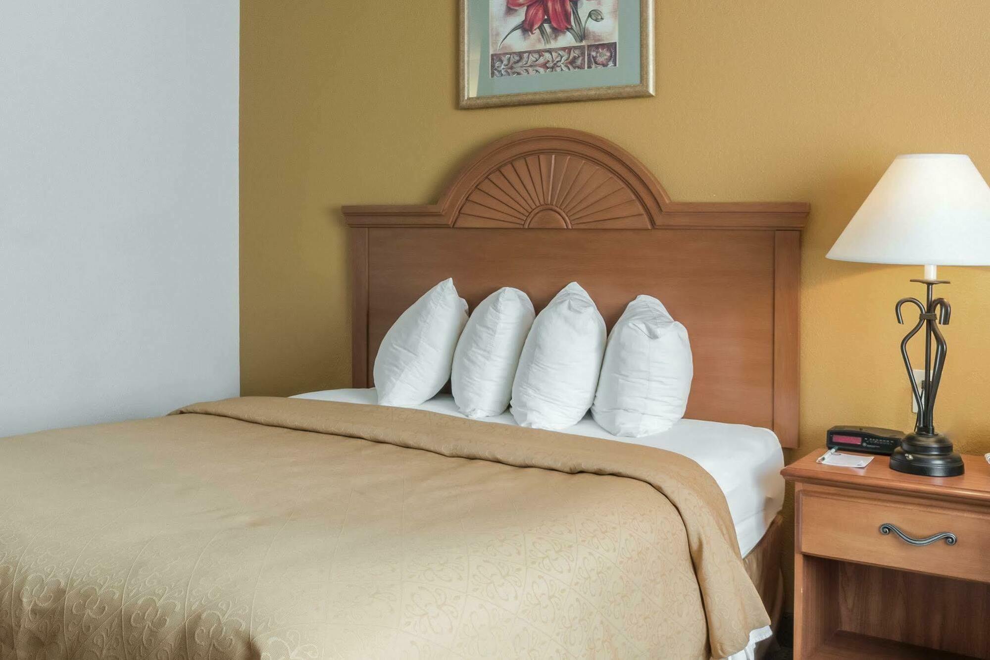 Quality Inn Huron Exterior foto